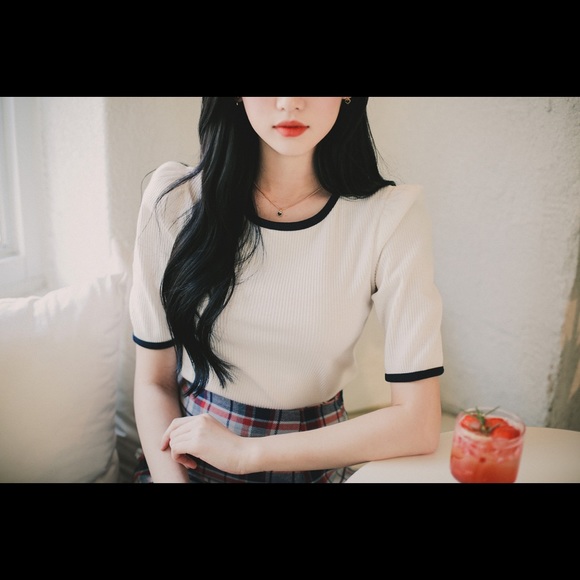 NWT White ringer cotton tshirt - Picture 3 of 3